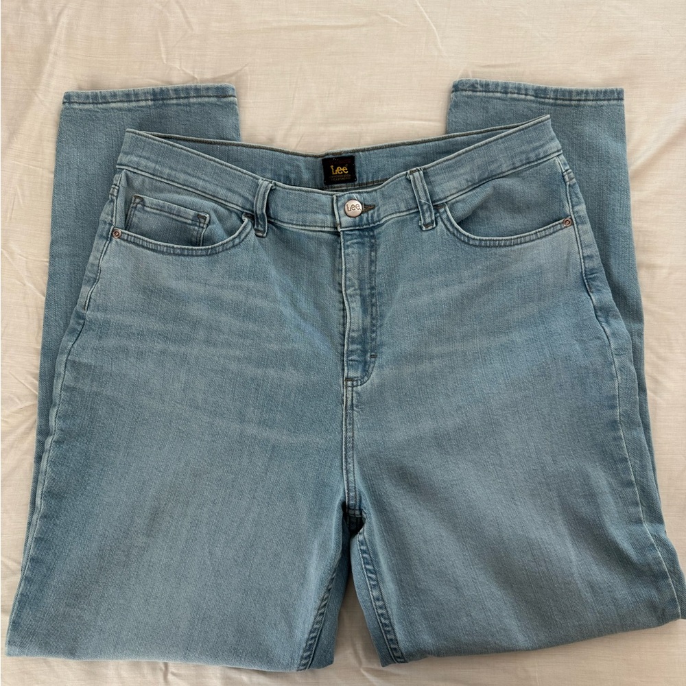 Lee Women's Legendary Mom Jean High Rise Straight Leg 18 Long
